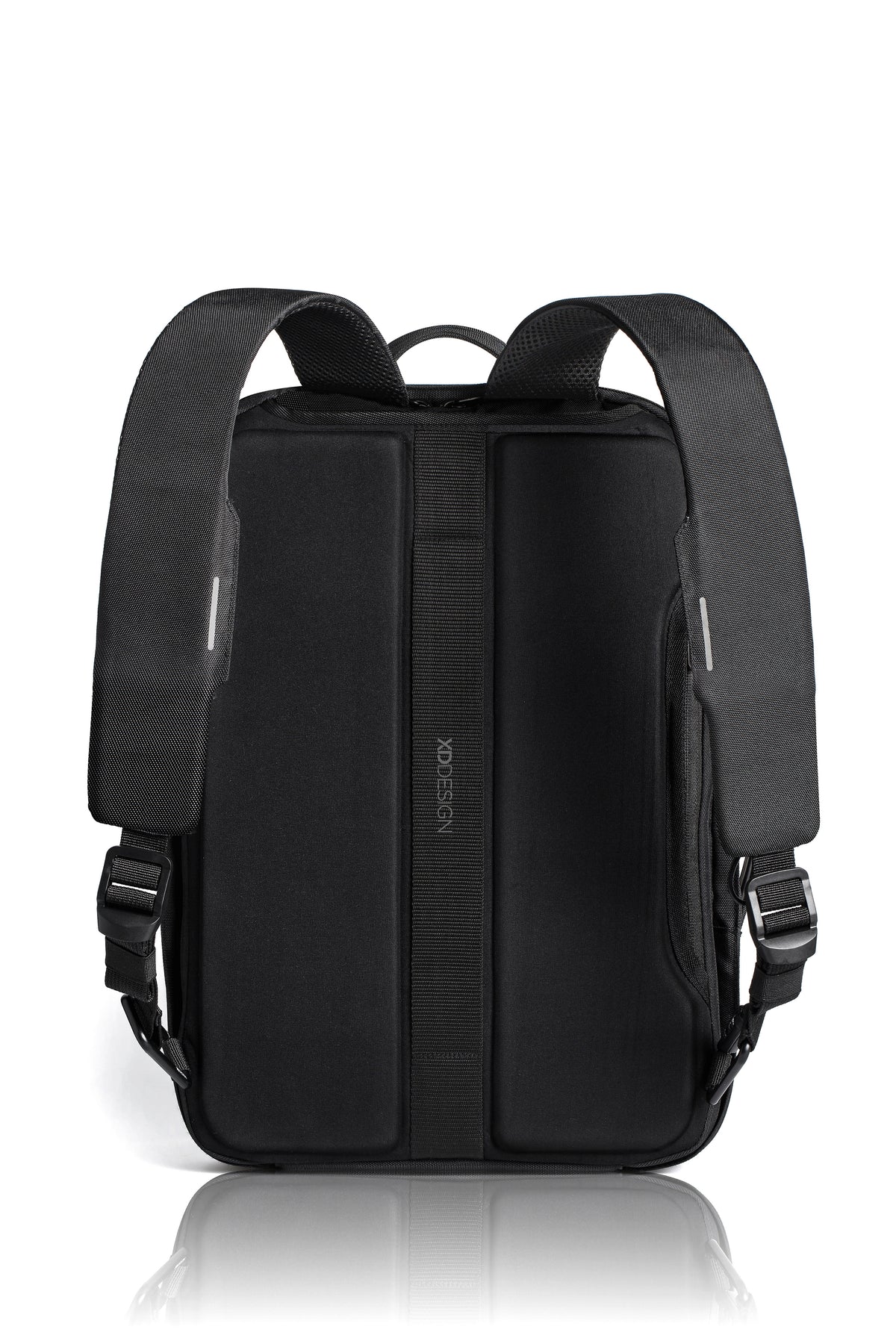The Bobby Bizz/ Montmartre 3.0 Anti Theft backpack by XD Design- P705.571