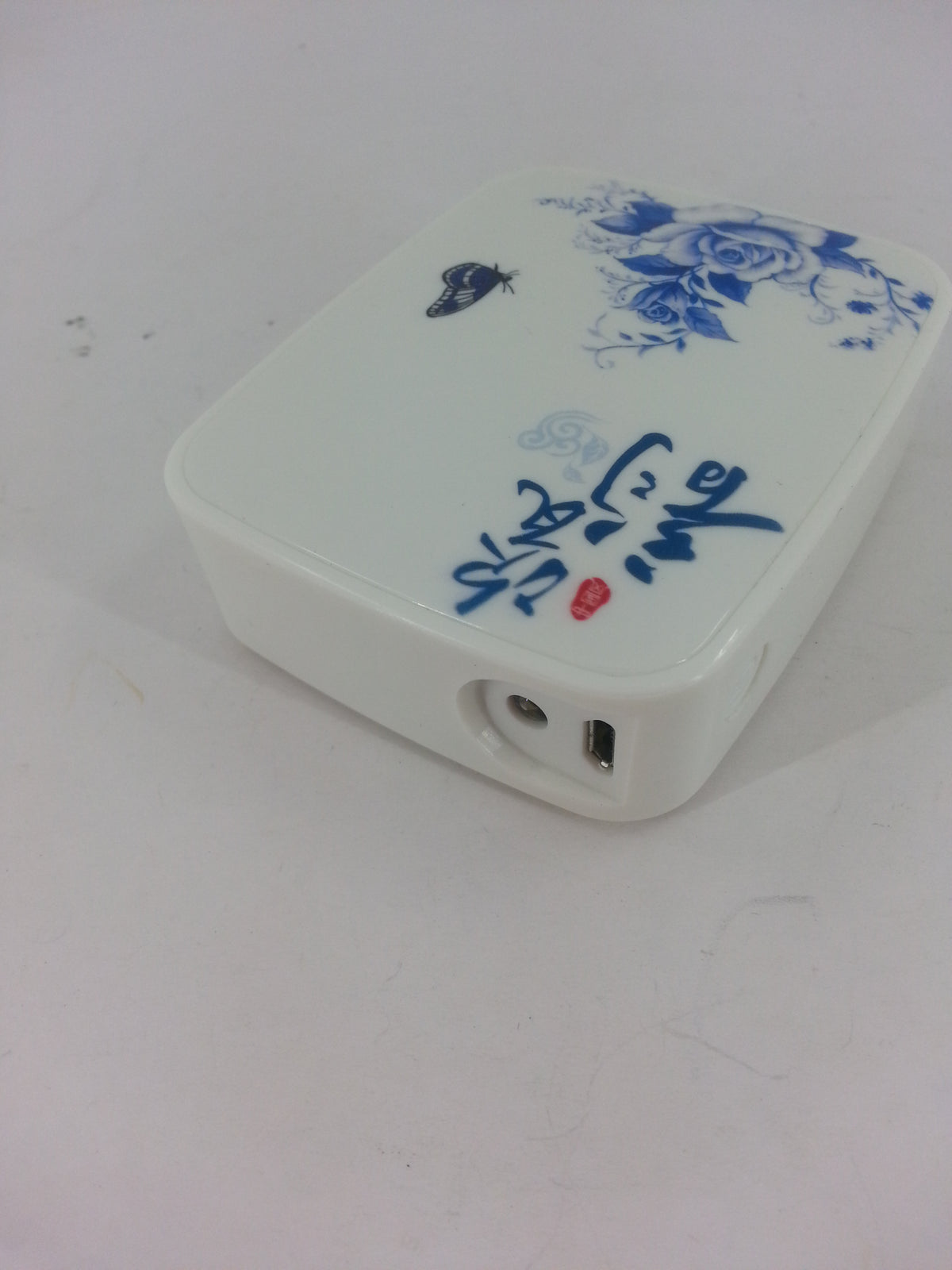 Chinese style Dual USB mobile battery charger 6000 mAh (power bank)