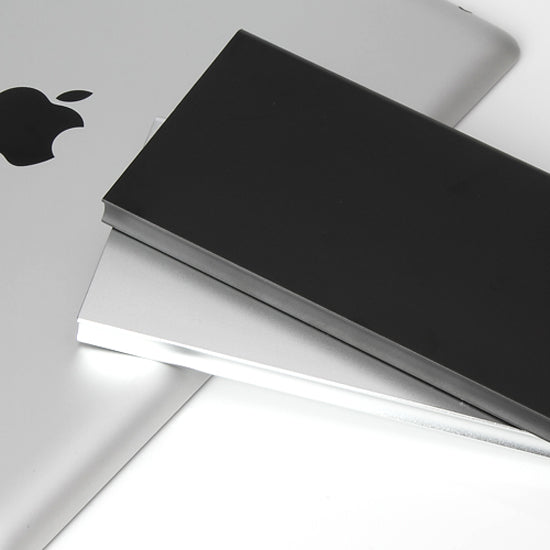 Ultra thin metallic power bank 2-USB output (8000mAh)
