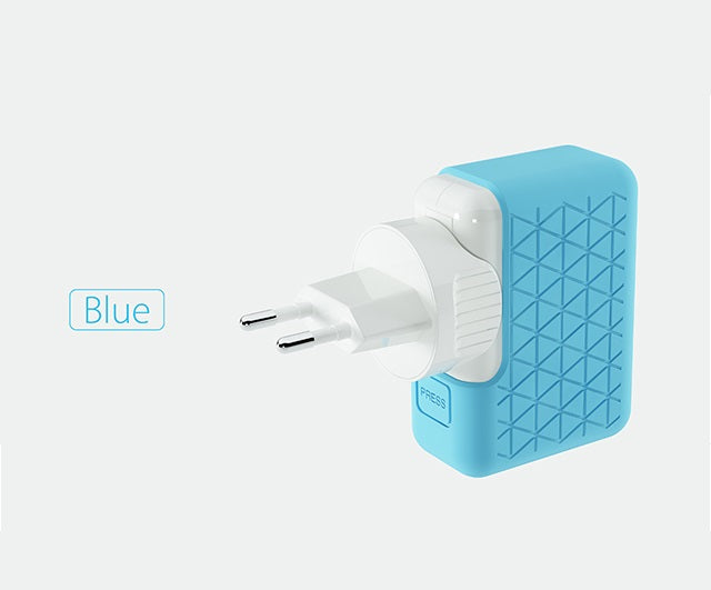 4-Port USB Universal travel adaptor
