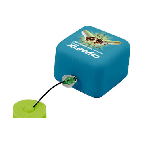 Retractable monitor cleaner