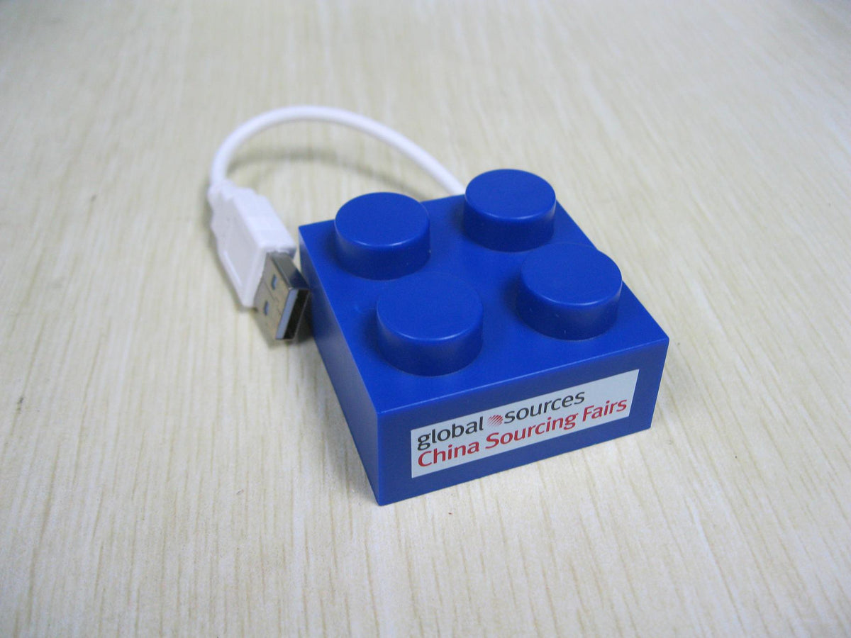 Lego shape USB hub with 4 ports