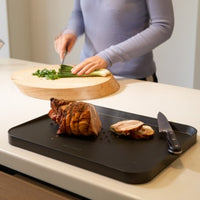 Joseph Joseph-Cut&Carve™ Plus Non-slip, multi-function chopping board *Small